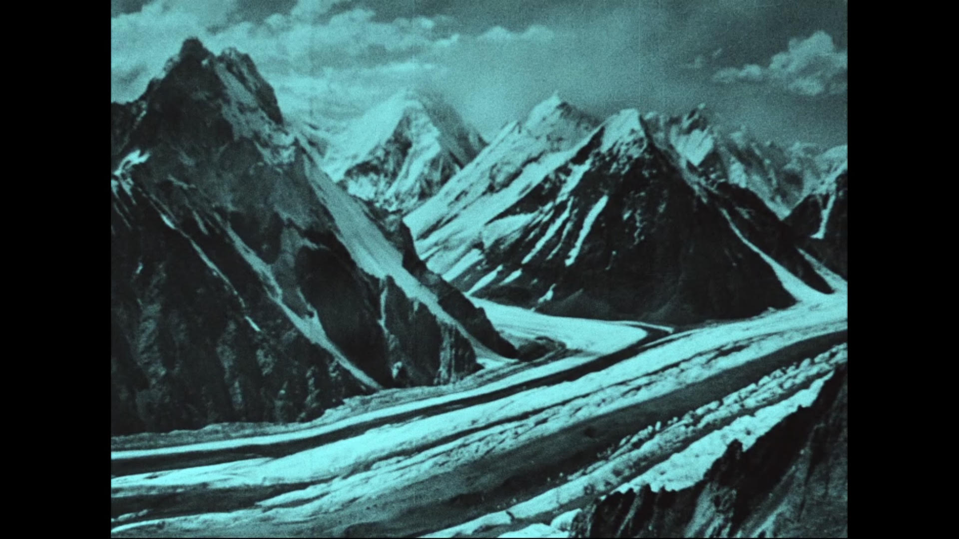 Proiezione del film “Sul tetto del mondo” a Camera