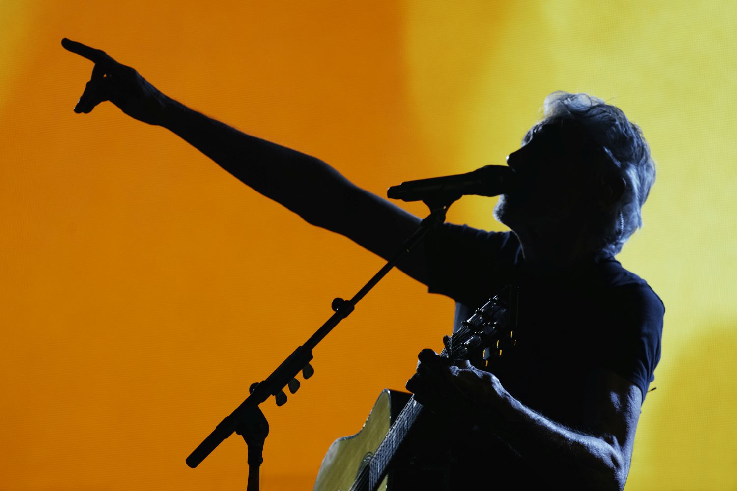 Roger Waters torna al cinema e nei negozi di dischi